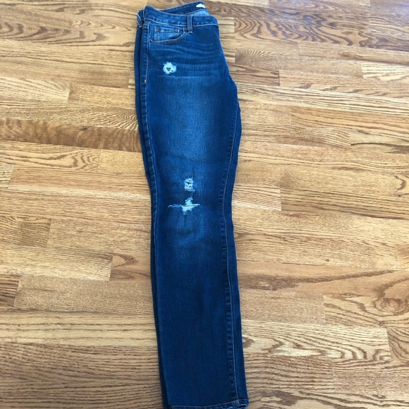 Old Navy Rockstar Distressed Stretch Jeans - Picture 4 of 8